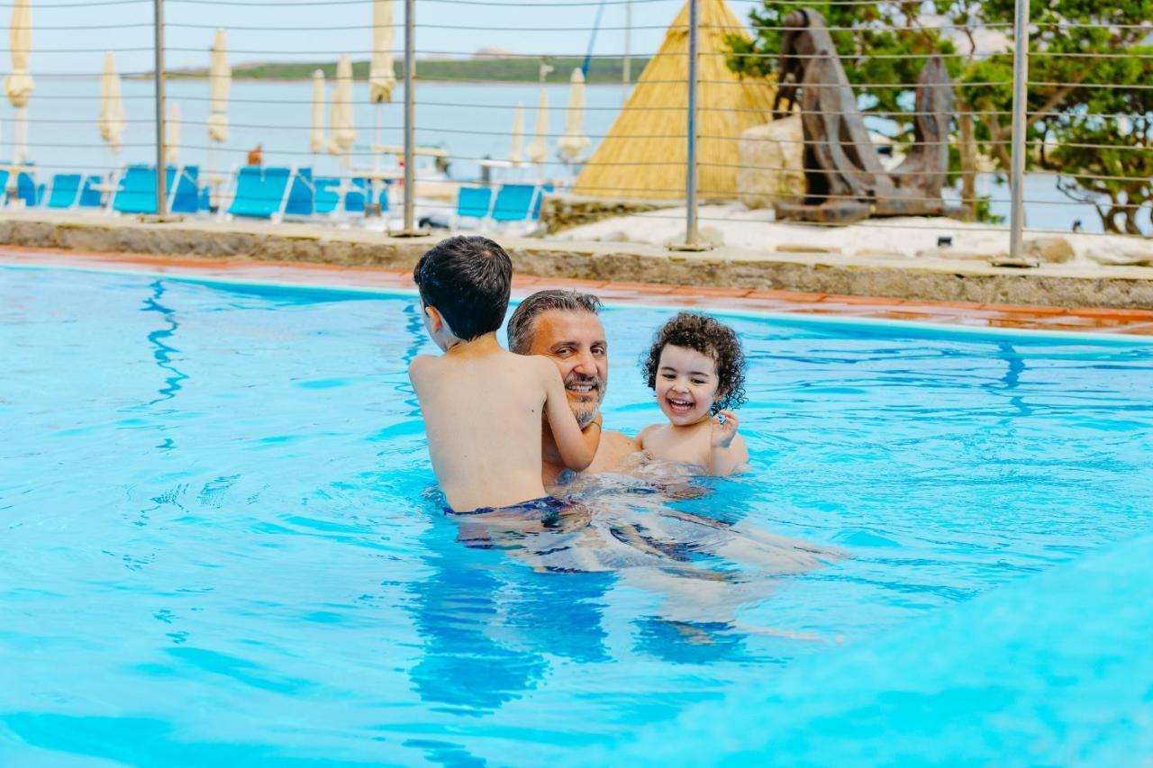 Unahotels Club Hotel Ancora Стинтино Экстерьер фото